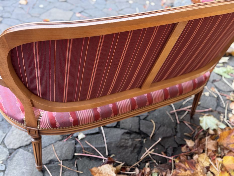 Антикварний набір меблів в стилі Людовика