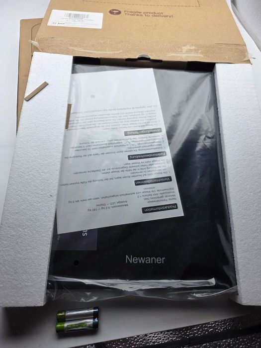 Waga łazienkowa marki Newaner.