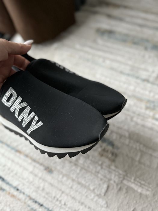 Кросівки жіночі DKNY