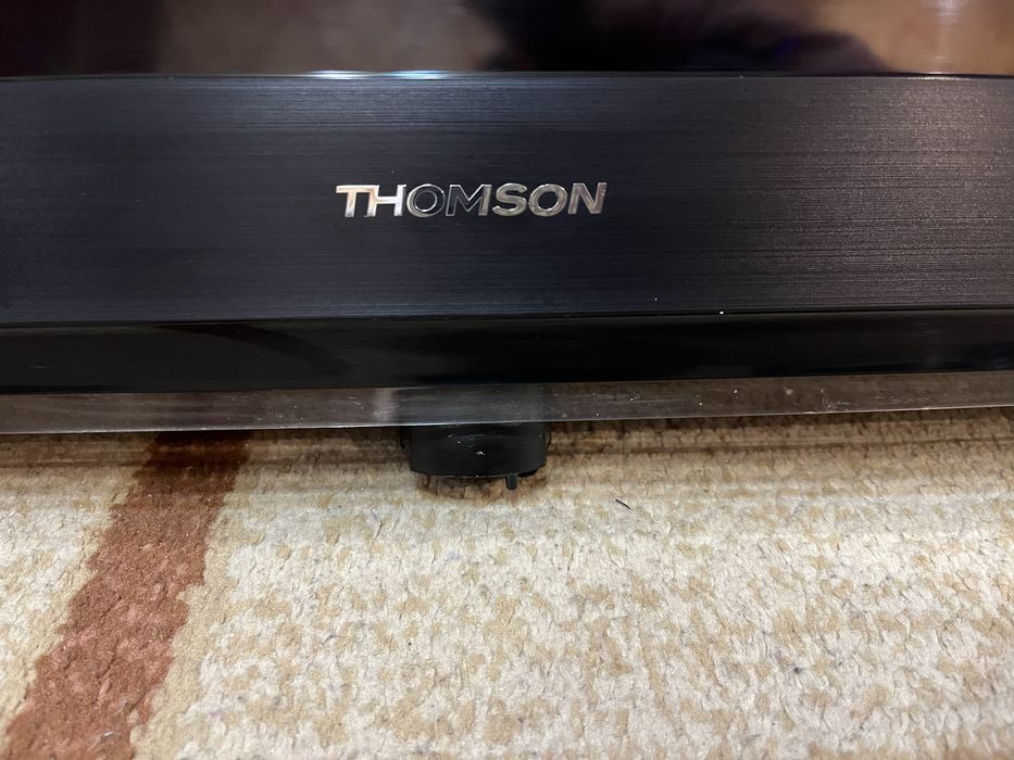 Телевізор THOMSON 32” з кронштейном + пульт + смарт-приставка