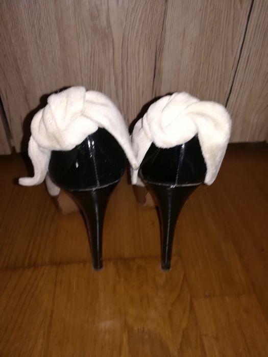 Sapatos Egídio Alves 35