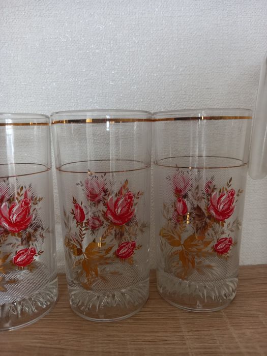 Графин, кувшин, стаканы