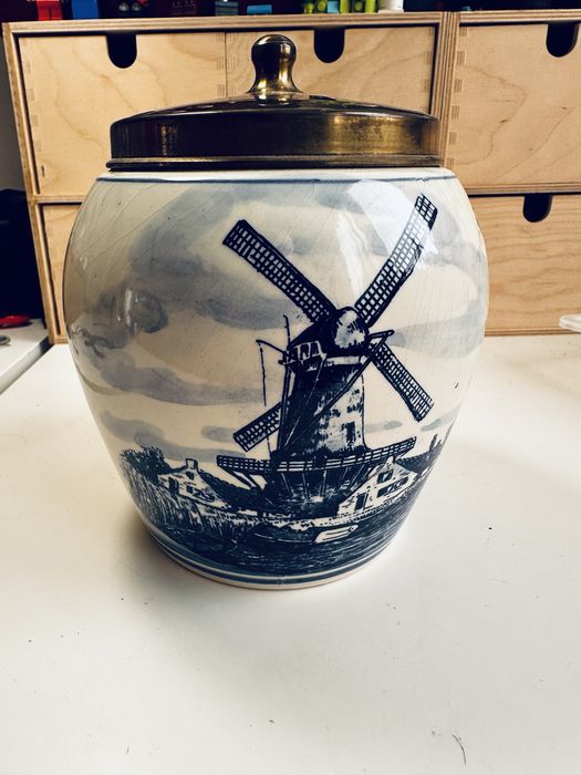 Vintage ręcznie malowany holenderski słój na tytoń w stylu Delft