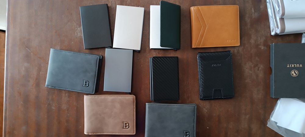 Várias carteiras e porta cartões de excelente qualidade! NOVAS