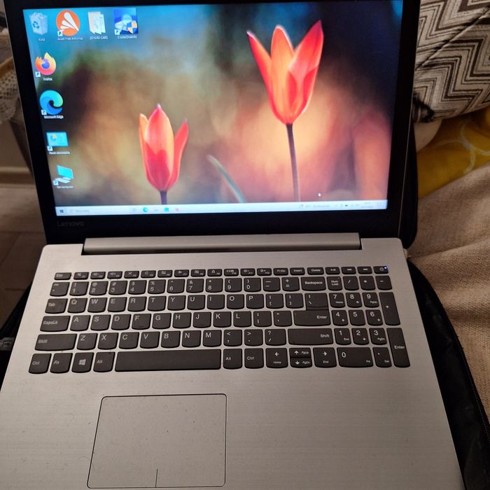 Laptop lenovo 320 na i3