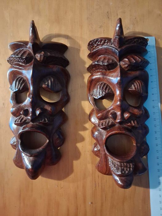 Mascaras trabalhadas de madeira africanas