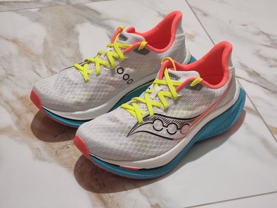 Оригінал 100% чоловічі кросівки Saucony Endorphin speed 5  EUR  43