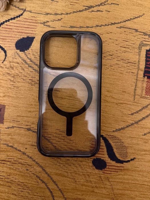 Чехол UNIQ Iphone 16pro