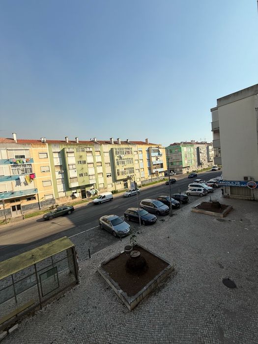 Alugo Quarto solteiro - Odivelas 450€