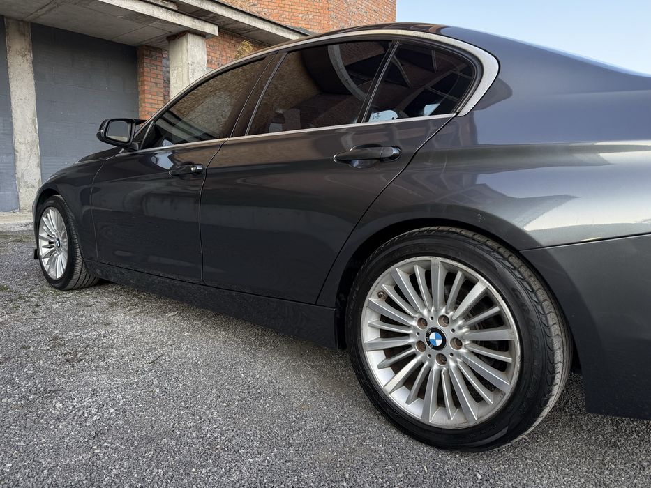 BMW f30  328i 2013 рік