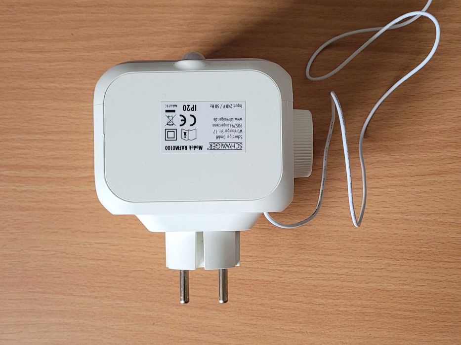 SCHWAIGER Radio - Budzik do Gniazdka FM Bluetooth Lampka RGB