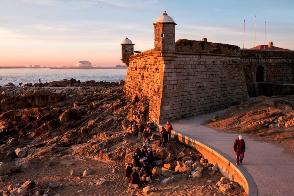 Arrendamento Moradia T4 com  jardim e vista mar na Foz do Douro