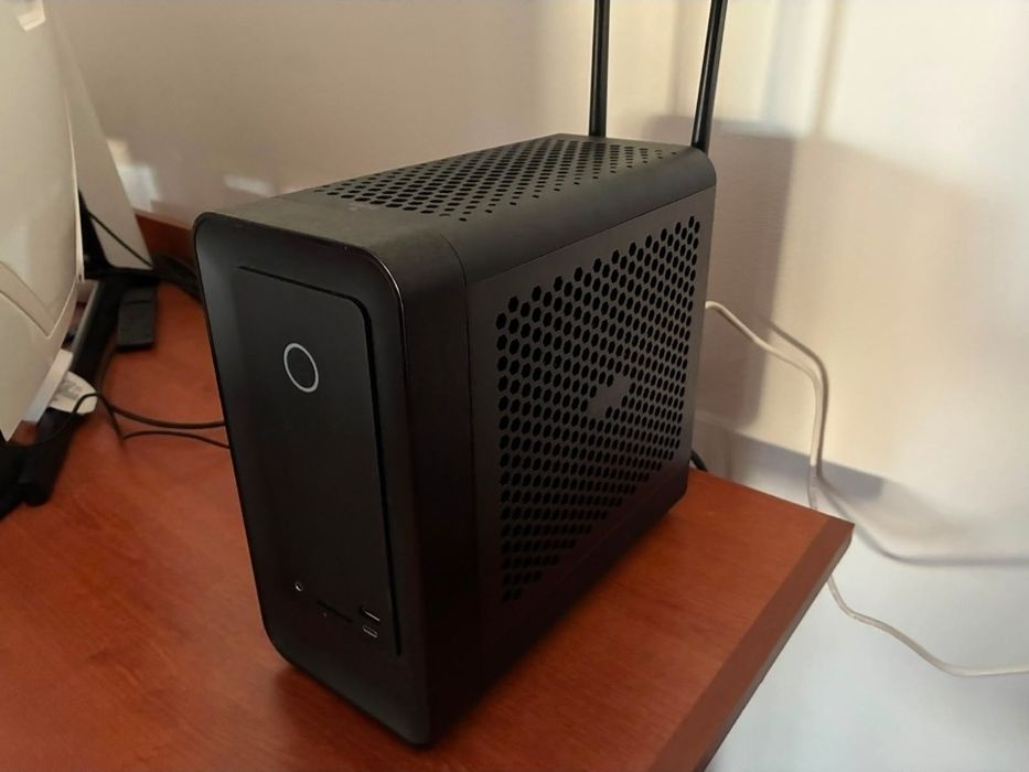Mini PC - Zotac Magnus One - I5 10400F - 32Gb - RTX4060 - 2TB