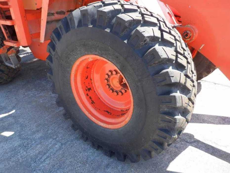 Навантажувач фронтальний Hitachi LX80-5.