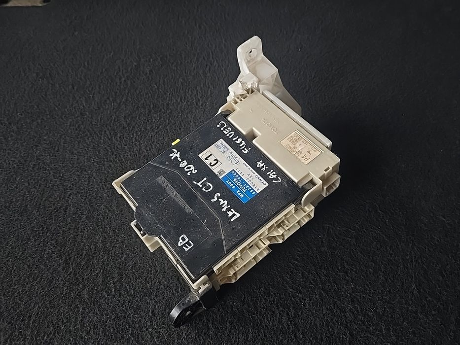 Centralina Caixa de FUSÍVEIS lexus ct200h 2012- EPC OEM