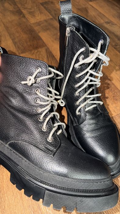 Кожаные ботинки размер 38