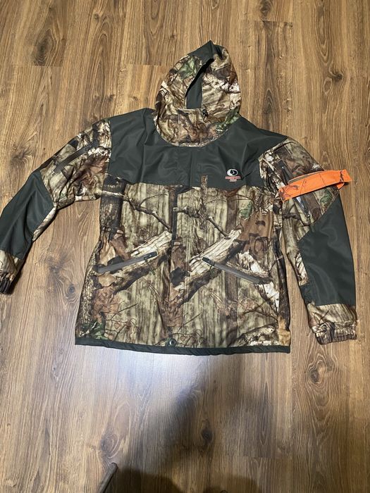 Костюм для рибалки , охоти . Тканина ліс мембрана , не промокайка .