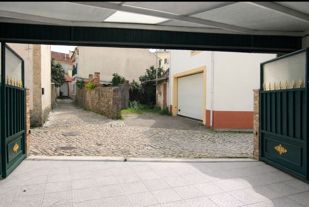 Portões Galvanizados com Motores Incluídos.