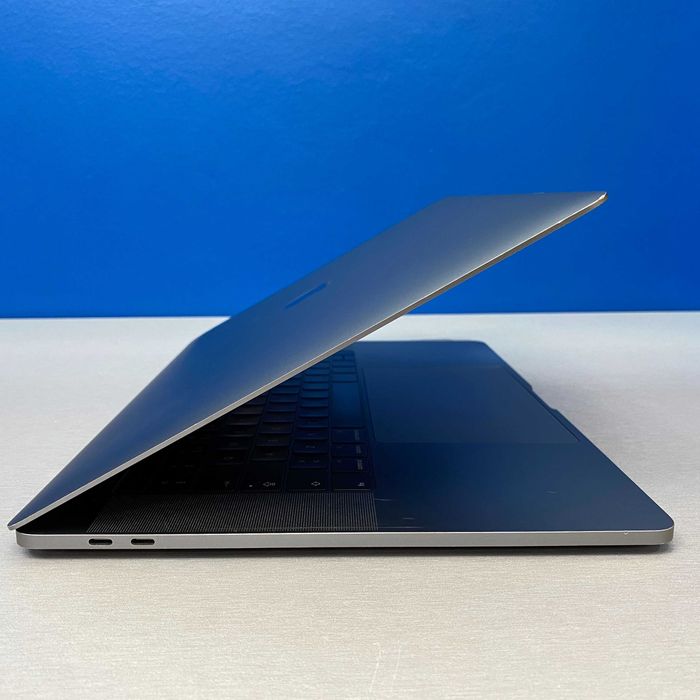 Apple MacBook Pro 15" Touch Bar - A1707 | Mid 2017 | i7/16GB/256GB SSD