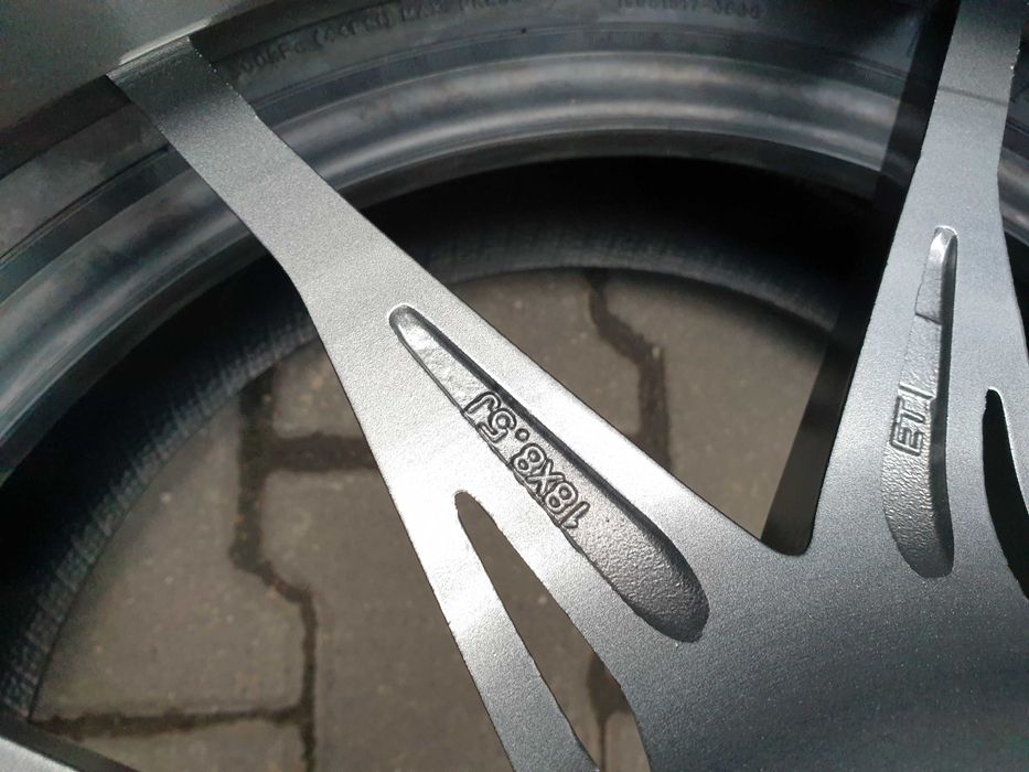 Felgi aluminiowe 18" 5x120 8,5j et35 Bmw Opel Insignia Vw Amarok itp.