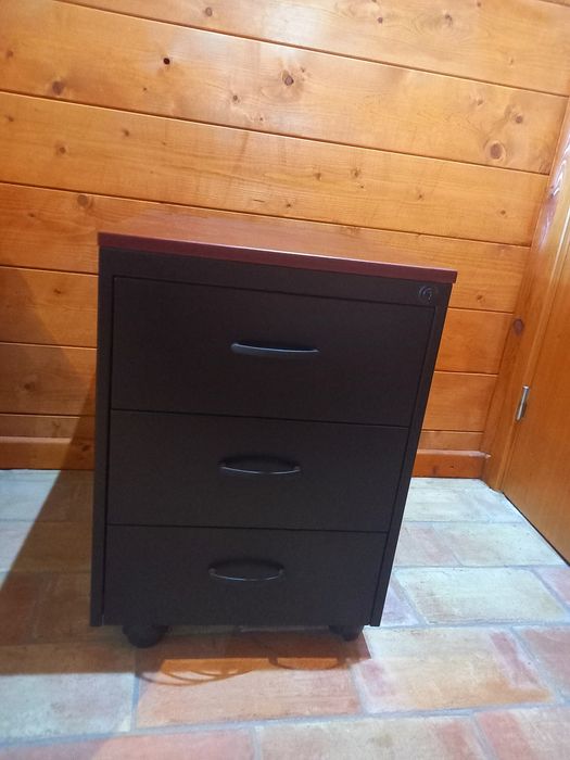 Secretária marca LEVIRA & Modulo 3 gavetas