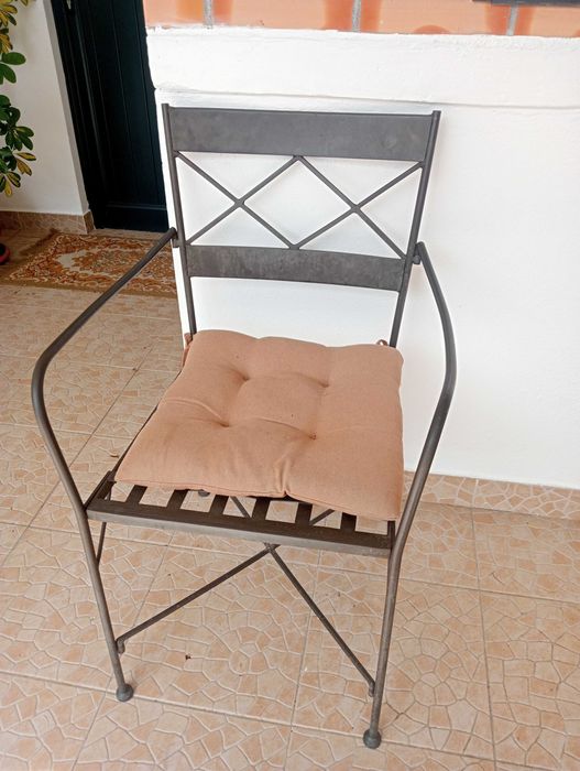 mesa de jardim em ferro e vidro