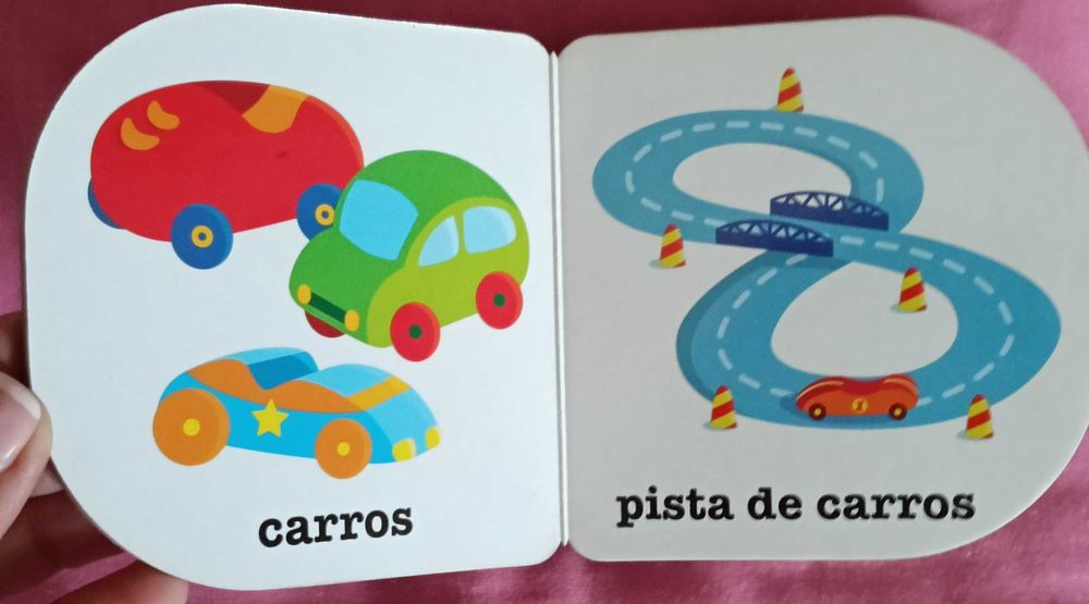 Livro Infantil Cartonado "Brinquedos" Yoyo Books Book.it