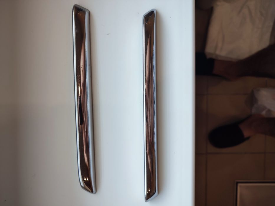 Продам накладки на решетку радиатора Ниссан