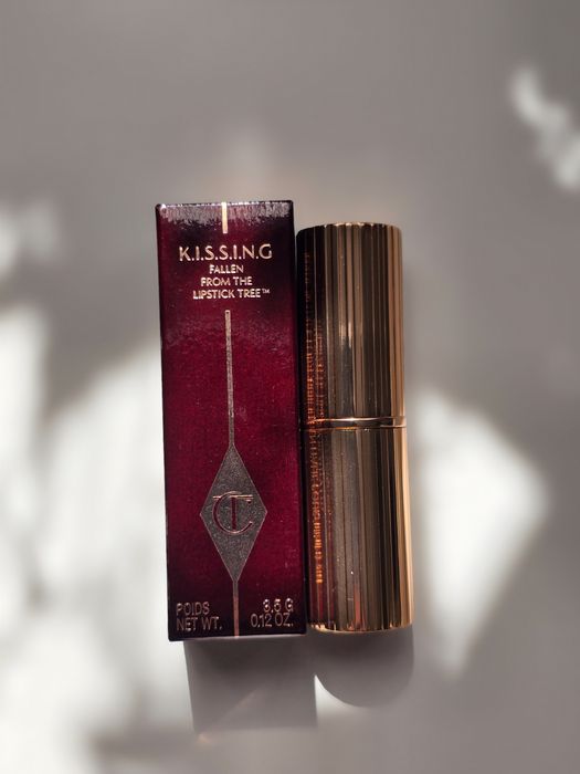 Charlotte Tilbury Kissing Lipstick Penelope Pink