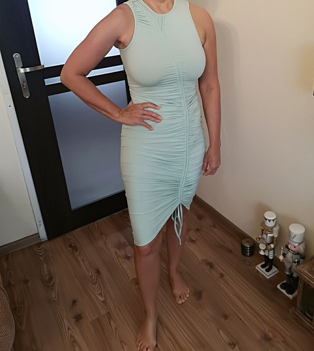 Przepiękna sukienka, na wszelkie okazje.