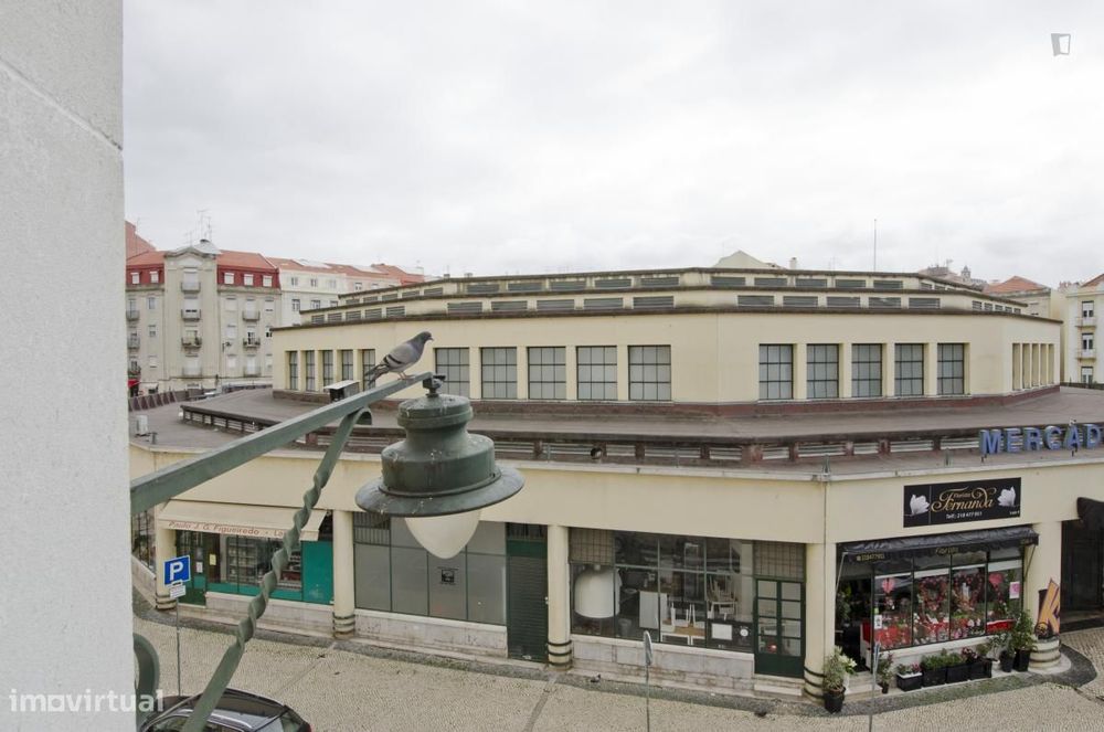 Quarto - localizado em Alameda Lisbon