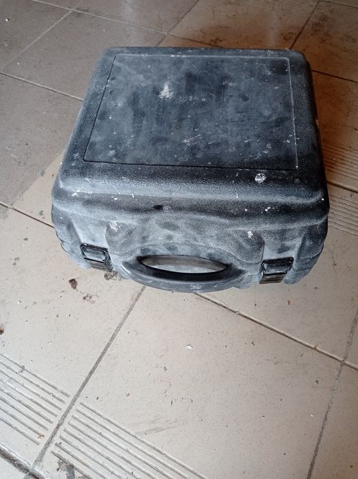 Bruzdownica boxer używa popsuta na części