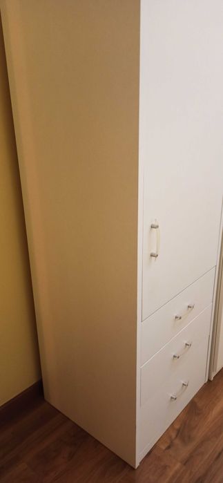 Roupeiro branco de 1 porta