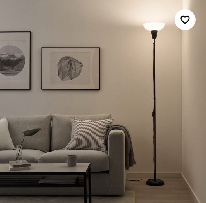 Candeeiro de pé da IKEA