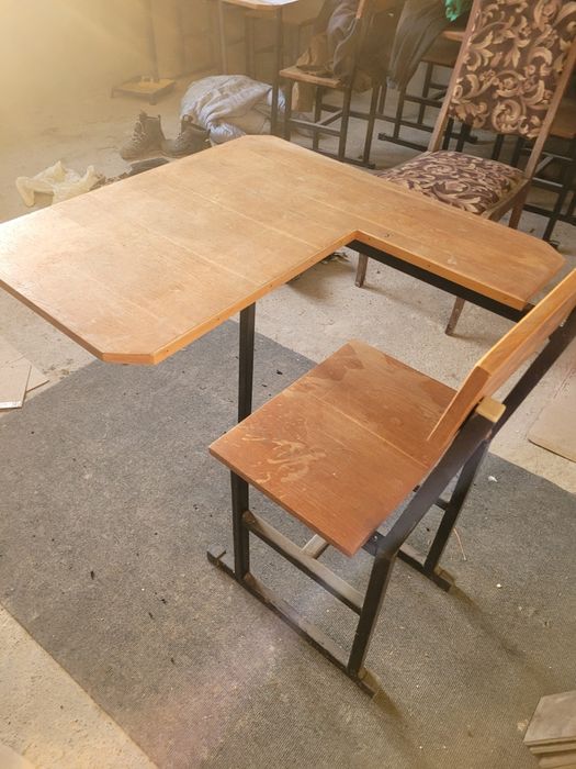 Учнівський стіл  зі стрільцем