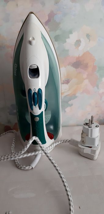 Праска утюг з відпарювачем стан нової