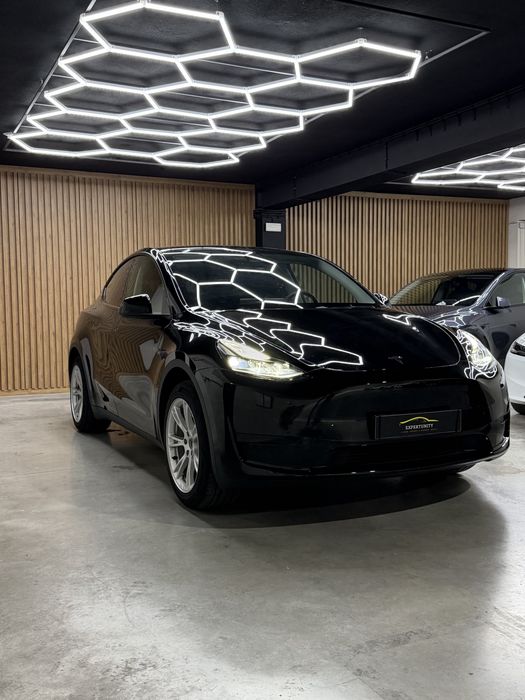 Tesla Model Y SR