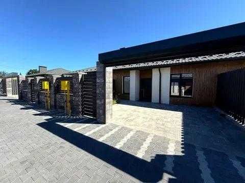 Таунхаус вже побудований. Газифікований. Червона цегла