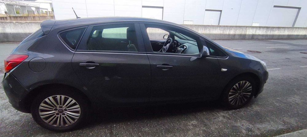 Opeal astra j disel 1.7 2013