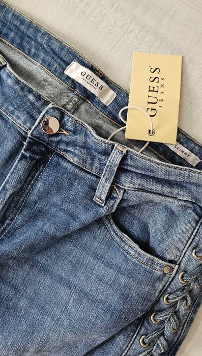 GUESS luksusowe dzinsy roz 31    L/XL   Rurki