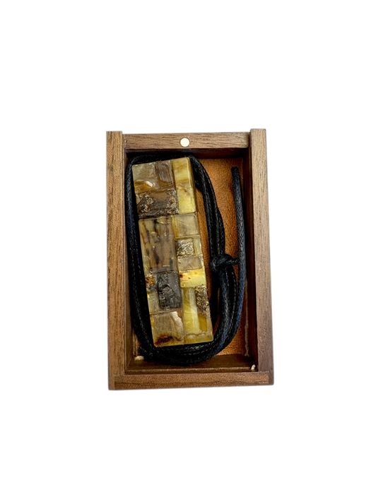 Pendrive wisiorek zdobiony bursztynem 64GB