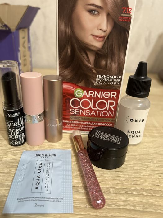 Лот косметики, фарба, хна.