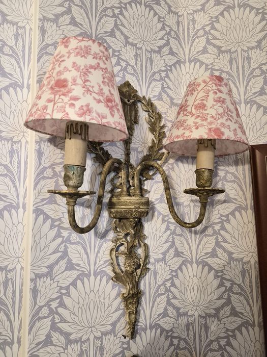 Par de Apliques de Parede Vintage em Estilo Clássico.