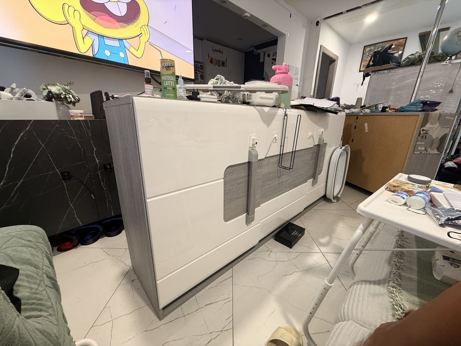 Aparadora conforama com luzes