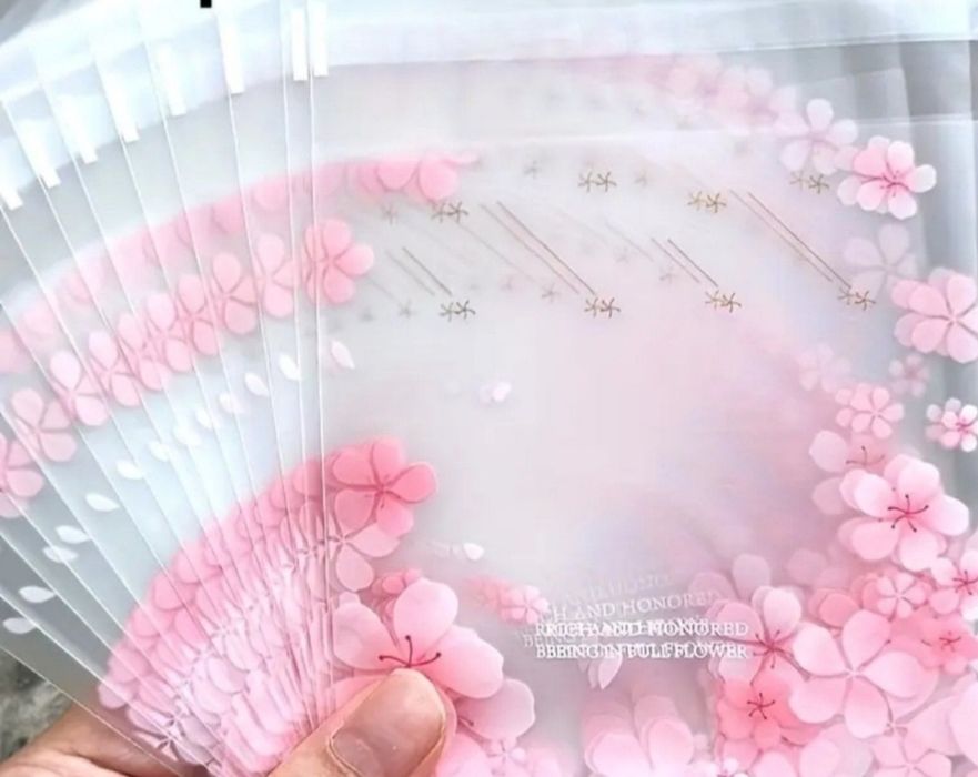 25 шт. пакетиків  подарункових рожевих  з клейкою стрічкою 10х10см