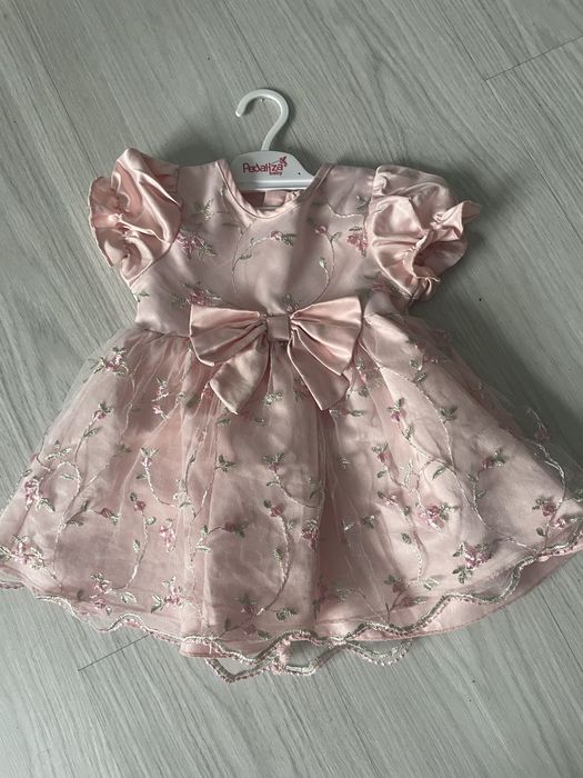 Дитячі нарядні плаття