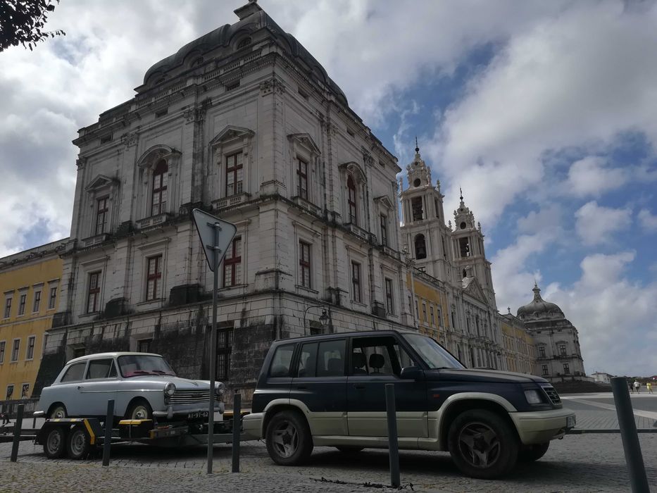 Serviço de Reboque Atrelado Carros Caravanas Auto tendas