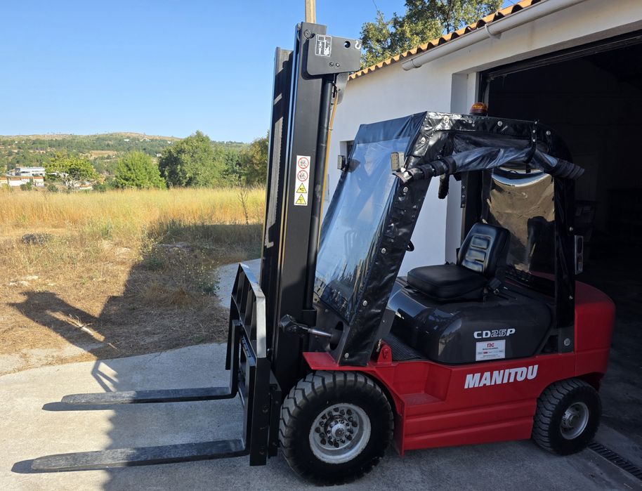 Empilhador Manitou CD 25 P Diesel 2.500 kg