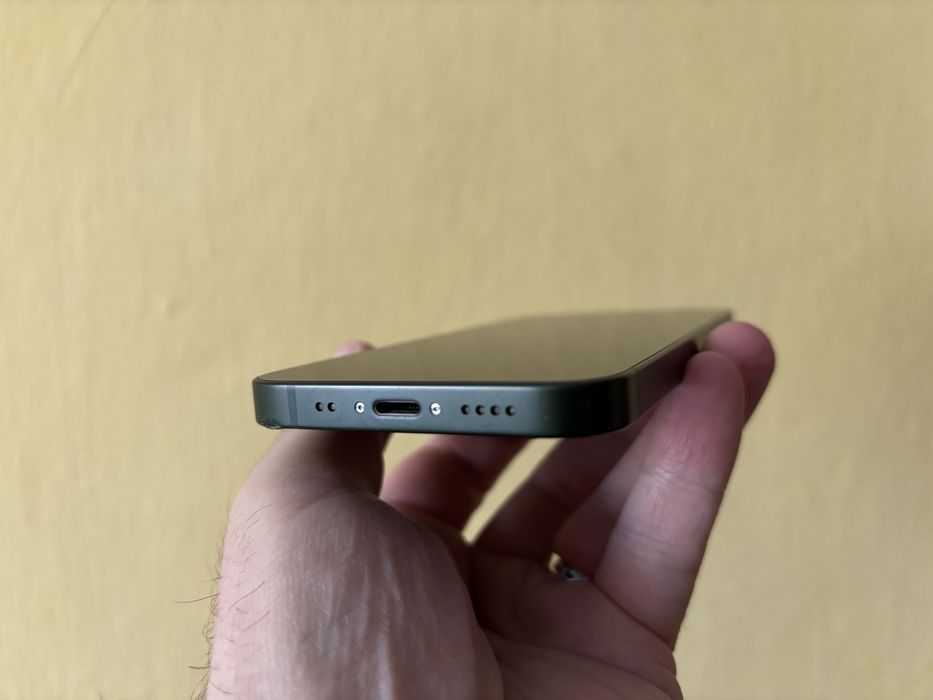 Iphone 13 mini .  256г памʼять