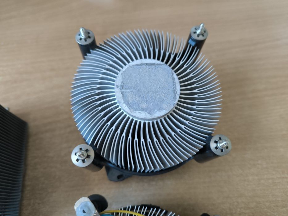 Radiatory z wentylatorem 3 sztuki